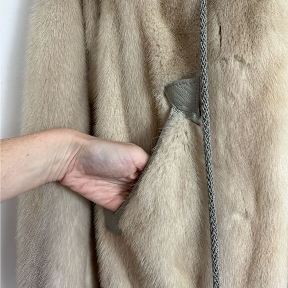 Genuine Palomino Mink hooded fur coat - Picture 7 of 12